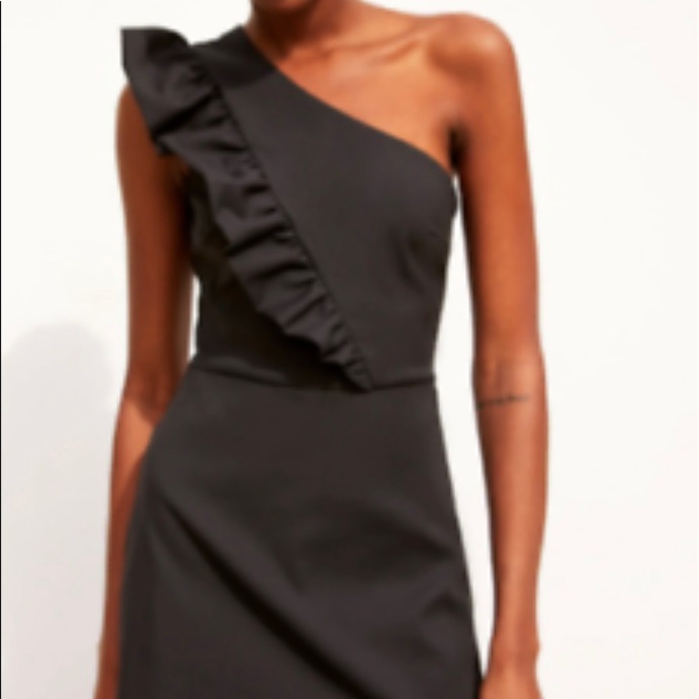 NWT Black one shoulder Zara romper!
